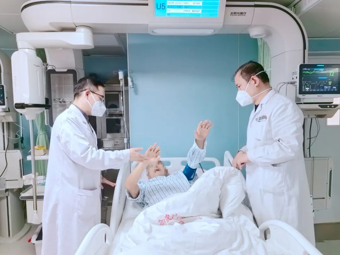 88岁脑卒中患者在神经内科惊心动魄的200分钟