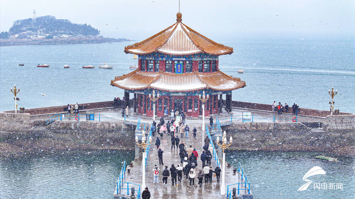 俯瞰栈桥唯美至极 看青岛限定的雪中浪漫|青岛市_新浪新闻