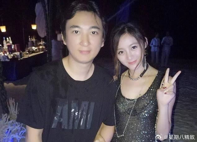 随后,雪梨嫁给了富二代张衍,两人共同打拼事业,还迎来了两个可爱的