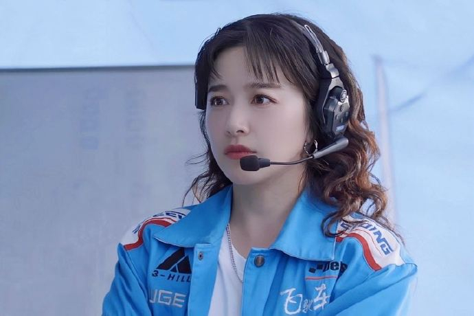 《飞驰人生热爱篇》阚清子长发羊毛卷造型好漂亮啊