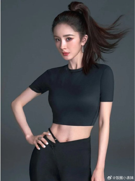 杨幂每隔一段时间都会以全新的状态大鲨四方……|杨幂_新浪新闻
