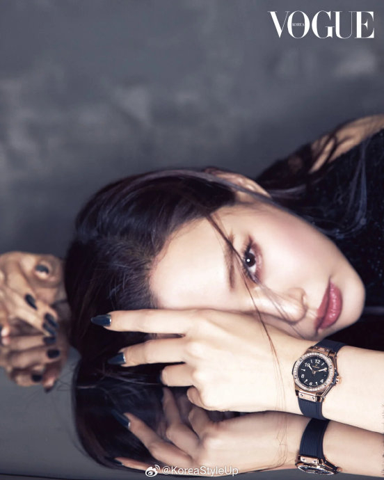 「 李哈妮 」x hublot vogue korea march……_新浪新闻