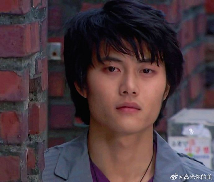 好爱在熙剧里的李梦龙的服化造型,真的每个时期的