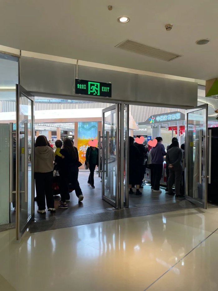 20年老商场,被港客救活?|万象城|商业地产|金光华广场_新浪新闻