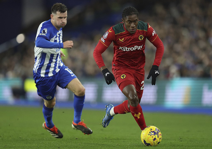 布莱顿和狼队在英超中0比0战平。