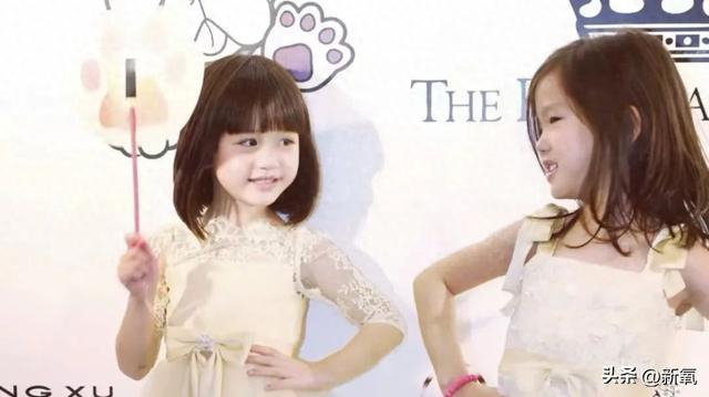过早扮熟接连挨骂为什么黄多多和贾静雯女儿容不下幼态审美了