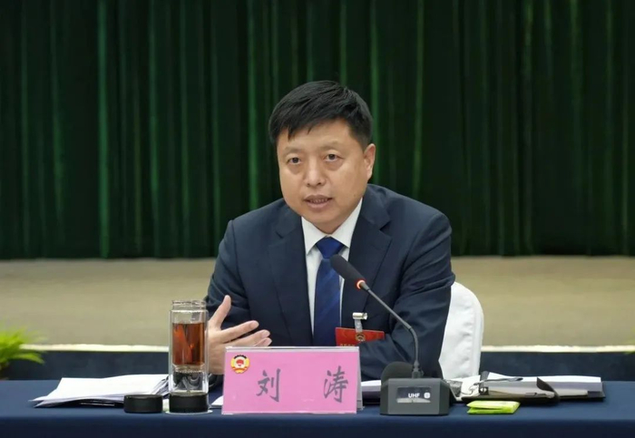 刘涛在参加市政协八届二次会议联组讨论时寄语 强化履职担当 服务中心