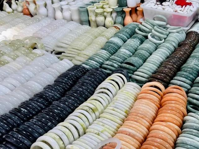 这座河南小镇,藏着全国最大的玉雕加工批发市场|石佛寺|玉石|玉雕