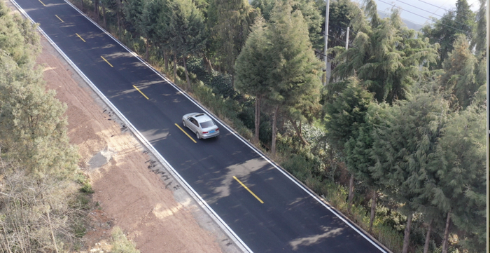 宝夕公路四级路改三级路建设项目起于晋宁g213国道,经宝峰,双河,夕阳