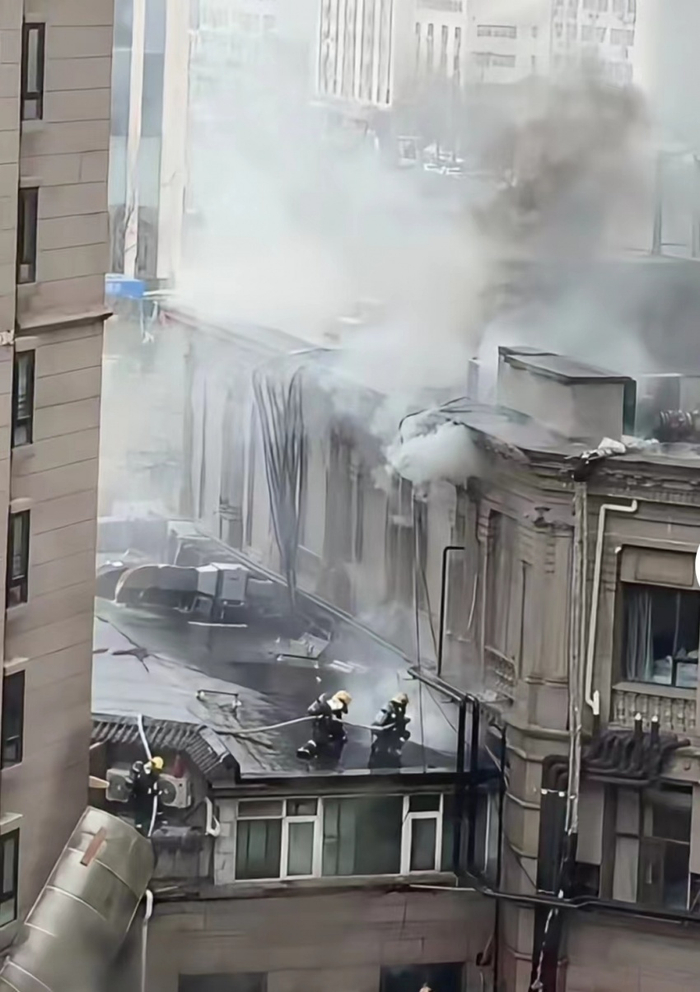 突发北京珠江帝景底商起火