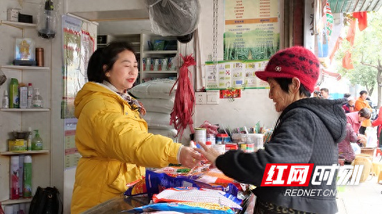 桑植县春耕备耕忙农资购销旺