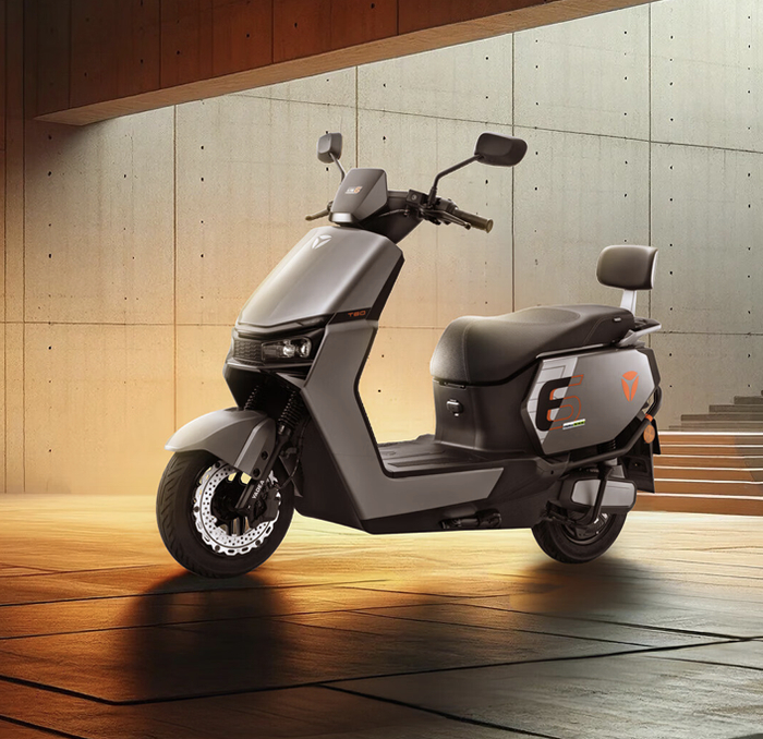 雅迪"冠能 6 代"q50 / t60 / m85 电动车亮相,3390 元起|电动|电动车