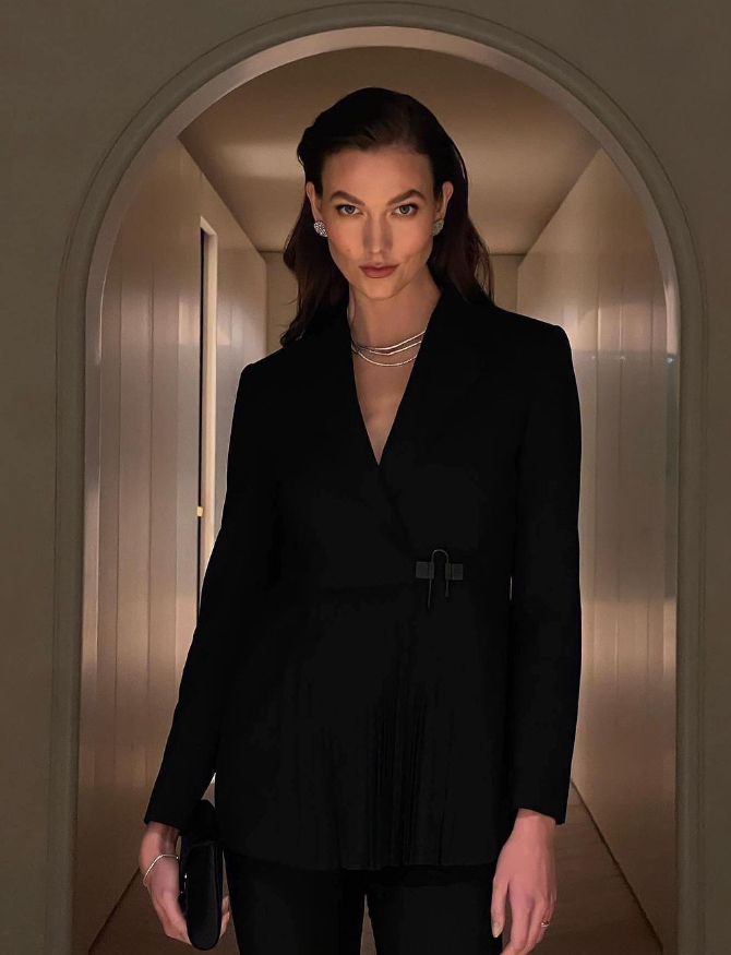 除了bella,gigi等超模外,rihanna,travis scott,菲董,卡戴珊以及小