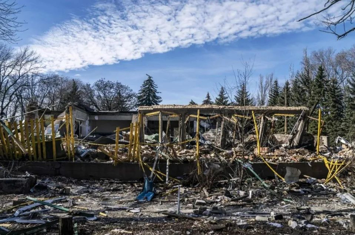 ▲当地时间2024年2月25日，顿涅茨克州马林卡方向，俄乌冲突持续，库拉霍韦建筑残破不堪。图/IC photo