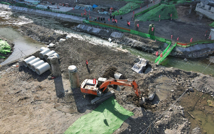 109国道门头沟段青白口桥重建施工现场。新京报记者 王贵彬 摄