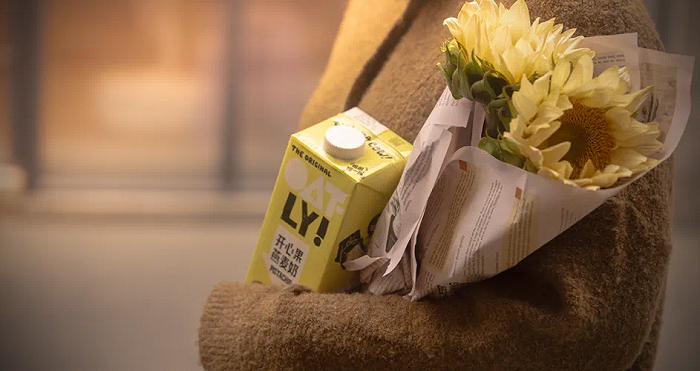 OATLY开心果燕麦奶；图片来源：OATLY
