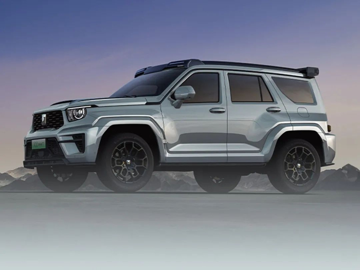 这国产越野车3.0t v6 三把锁 内饰还很豪华?