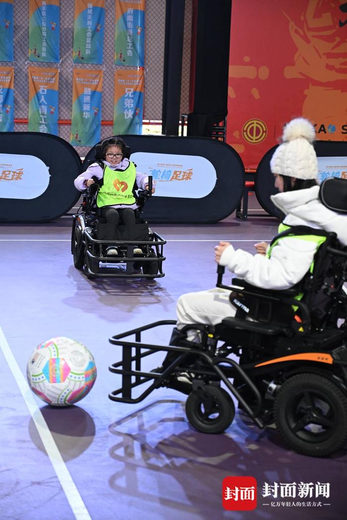 轮椅足球公益项目在成都启动
