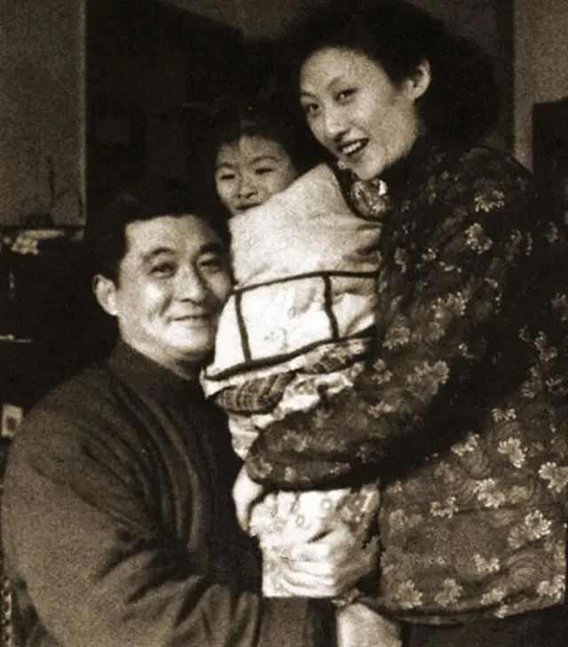 在后来成为舞蹈家的赵青的记忆里,黄宗英将她和赵矛"视如己出".