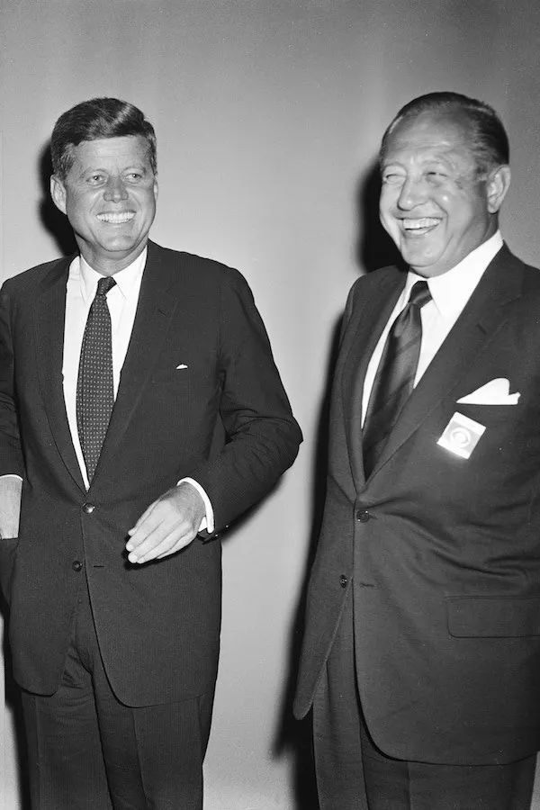 离婚第7天官宣嫁入豪门,她被骂惨了|比利_新浪新闻