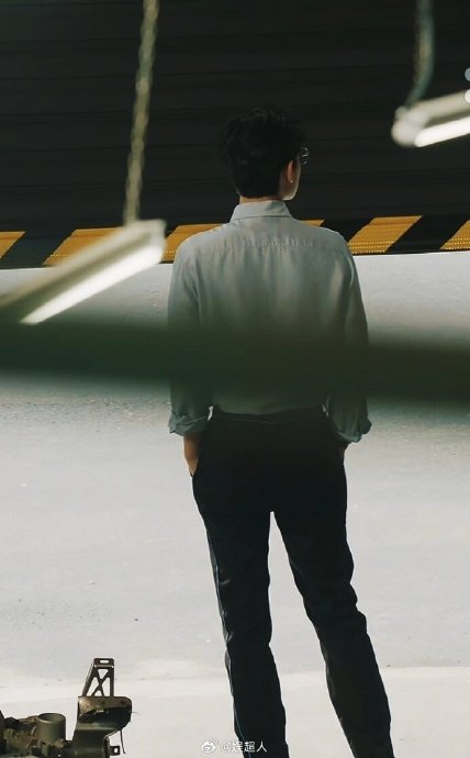 谁能想到光从胡先煦的背影就能看到林臻东的清冷感……|林臻东|胡先煦