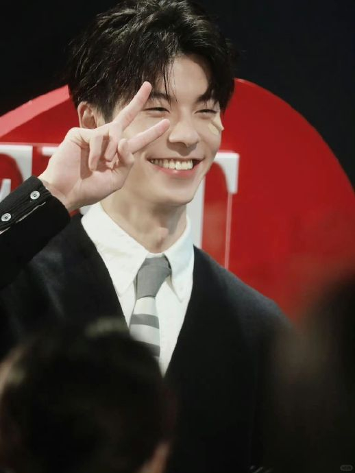 许光汉身上感觉有用不完的少年感……|许光汉_新浪新闻