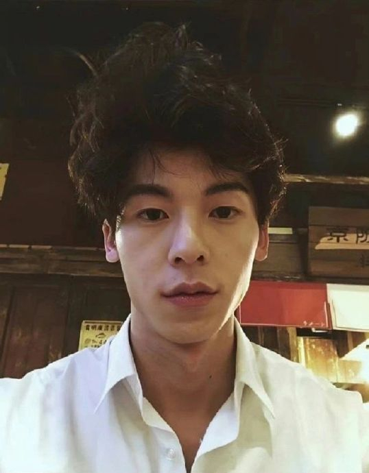 许光汉身上感觉有用不完的少年感……|许光汉_新浪新闻