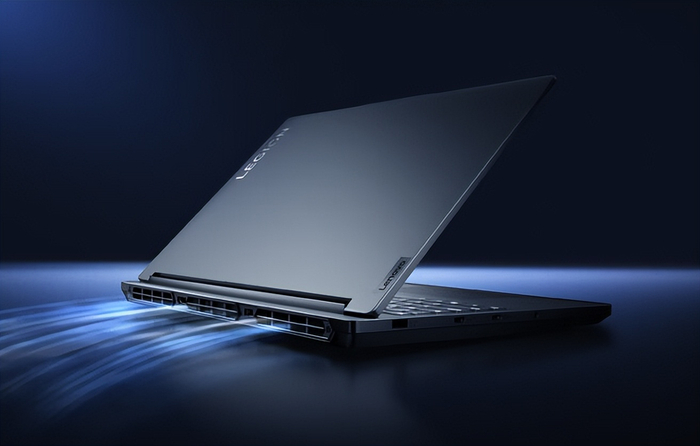 比如当下正在热销的联想拯救者y7000p 2024款,懂游戏本的玩家都知道