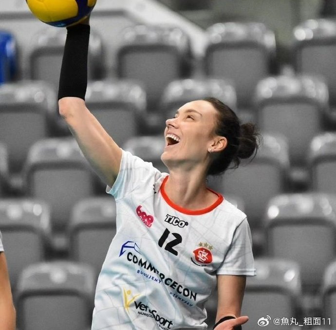 转会传闻——33岁的巴西9793二传罗贝塔在波兰9197崭露头角后