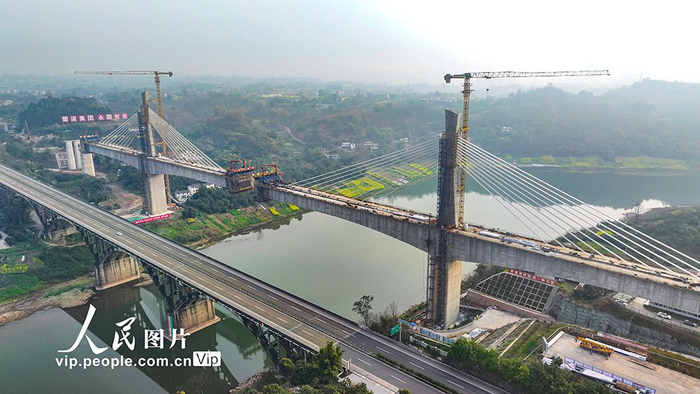 四川泸州:铁路建设施工忙|泸州|铁路|隆昌_新浪新闻