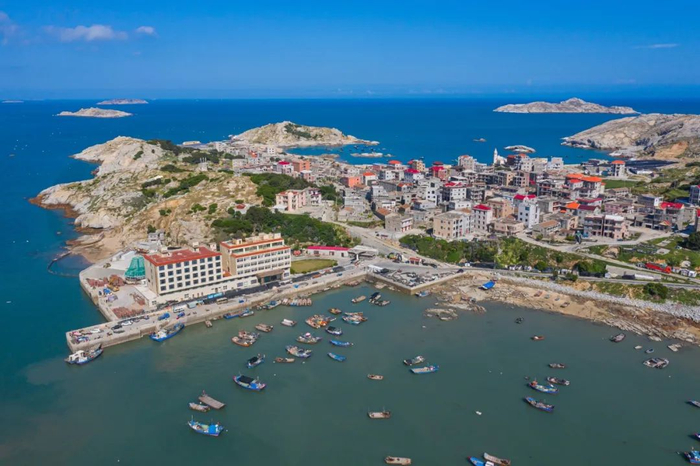 在福建省莆田市的南日岛上,有一个叫浮叶的村子,村里人的祖上都是从