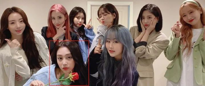 做女团爱豆时据悉,韩国女子组合lovelyz于2021年解散,94年的成员