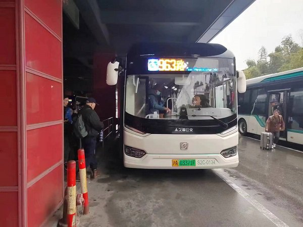 963路,宝山31路等调整运能 宝山公交满足乘客乘车需