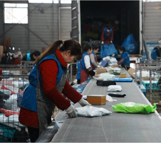 众多快递到达网点