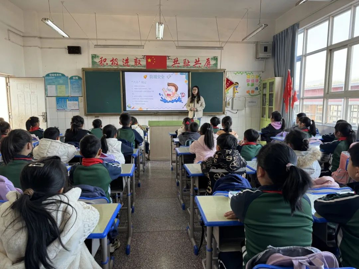 晋宁区各学校上好"开学第一课"|开学第一课|开学_新浪新闻