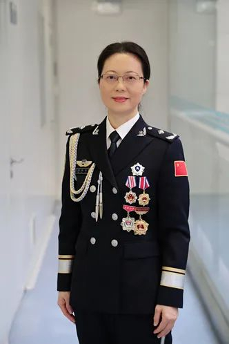 吴微微,十四届全国人大代表,浙江省公安厅刑侦总队警务技术一级主任.