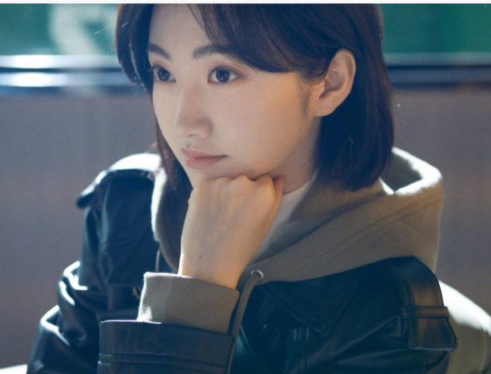 36岁女星景甜素颜照认不出!