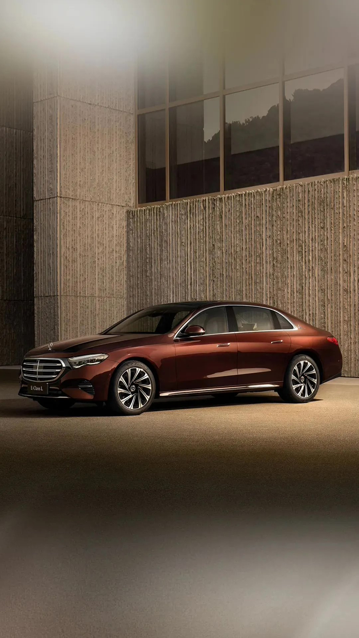 奔驰全新e 300l尊贵型及e 260 l 4matic车型上市,59.98/47.