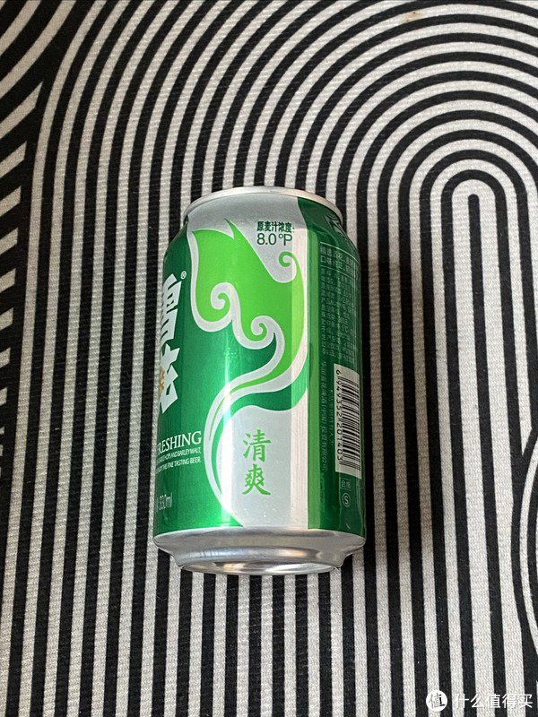 下班后的时光,让我们用一杯雪花清爽啤酒来犒劳一下自己吧,享受轻松