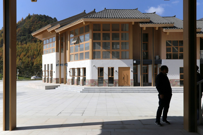 龙形建筑:康县全域旅游游客集散中心 / 共生建筑farmerson architects