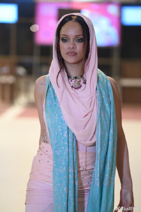 亚洲首富用钞能力,让美妆天后蕾哈娜回归乐坛!