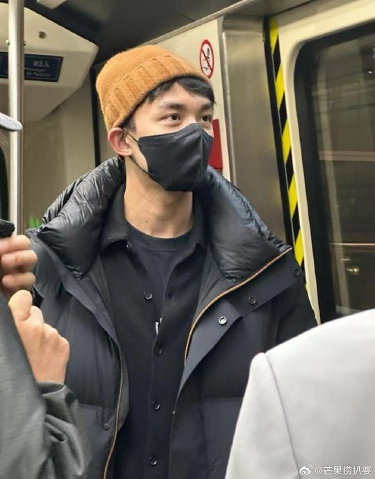 吴磊素颜状态96 在私下一直都是很随性很自如的磊子|吴磊|素颜|路人