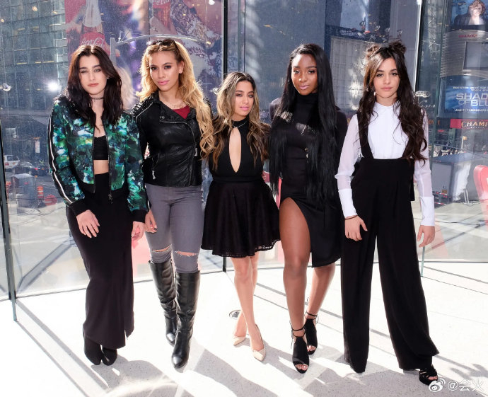 据外媒,美国女团五美组合 fifth harmony 正在商谈重组事宜……|五美