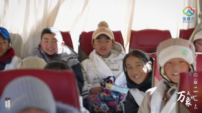 节"在拉萨市林周县江夏乡吉隆村上千年历史的"冬日儿童节"01/一起遇见