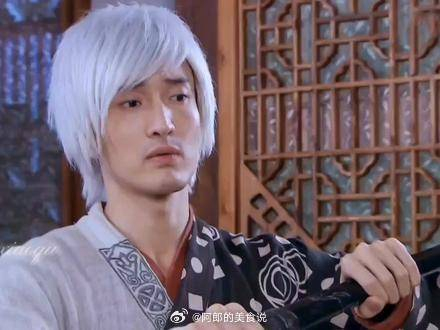 你小子不是东厂第一高手吗,怎么成了她的听话小狗啦!