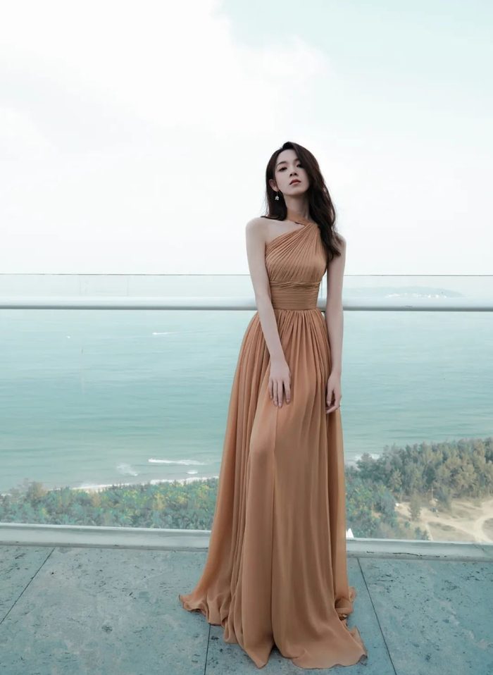 vacation陈瑶橘色的比基尼泳衣在阳光下闪耀着光芒93肆意大胆做自己