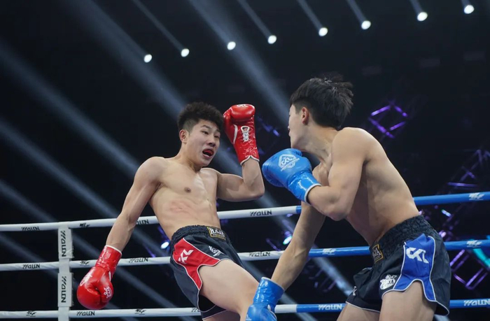 搏击|总冠军_新浪新闻