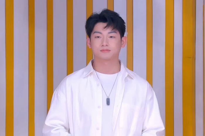 在节目播出期间主持人陈浩与人气女嘉宾罗乐将在《非诚勿扰》的官方抖