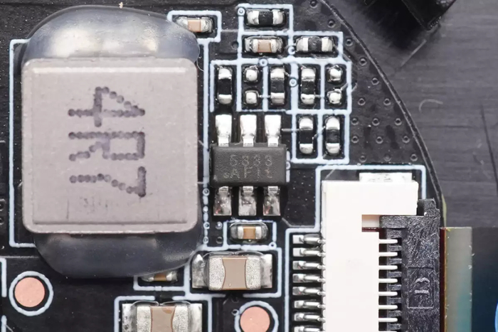 cps5333具有en引脚用于开关控制,开关频率固定为750khz,具备短路保护