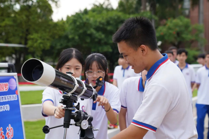 (资料图)《方案》显示,清远市华侨中学旧城镇改造项目地块位于清远市